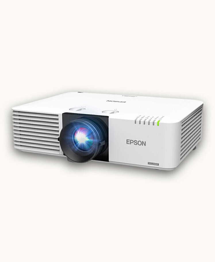 بررسی تخصصی پروژکتور Epson EB-L530U؛ تعادل هوشمندانه روشنایی، انعطاف‌پذیری و هزینه