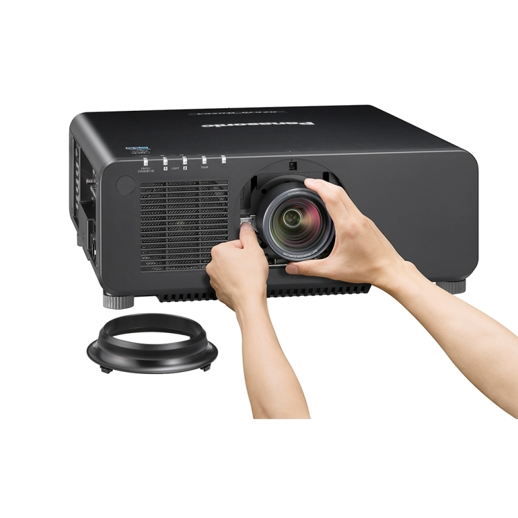 Panasonic PT-RW930؛ پروژکتور لیزری ۱۰۰۰۰ لومن با قابلیت نصب ۳۶۰ درجه 