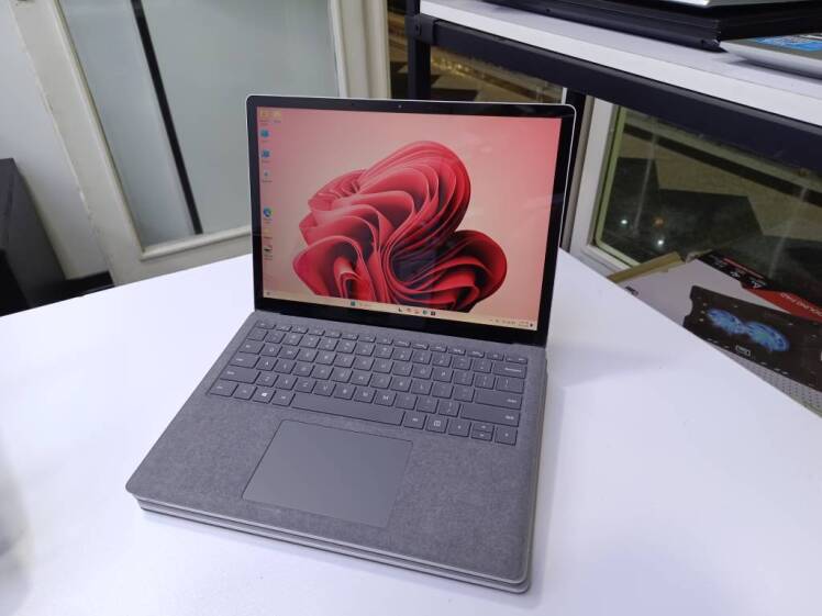Microsoft Surface Laptop 4