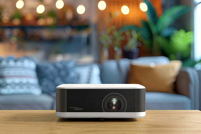 مقاله: بررسی تخصصی پروژکتور Epson Lifestudio Pop EF-61W؛ سینمای خانگی هوشمند با صدای Bose